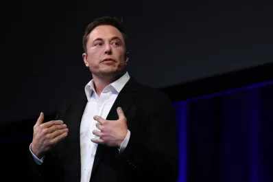 ¿Adiós a los celulares? Elon Musk desarrolló un dispositivo que podría reemplazarlos