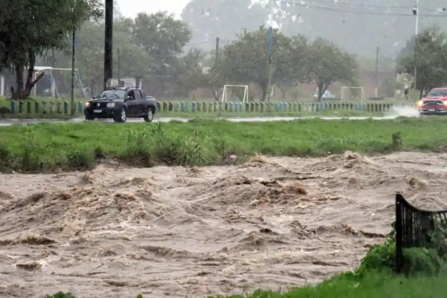 Inundaciones en el Gran Tucumán: ¿problemas naturales o falta de obras?