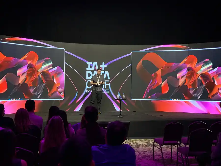 DISERTANTE. Matías Conde, analista de datos de Opta Sports, expone en el IA+Data Conf by Wais. / MARÍA JOSÉ MONTEROS, LA GACETA