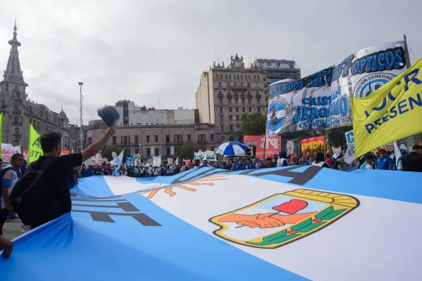 600x400_contra-el-gobierno-cgt-califico-exito-rotundo-paro-general-no-descarta-nuevas-medidas-fuerza