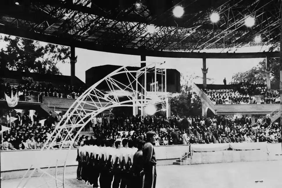 INAUGURACIÓN. En noviembre de 1977 se habilitó el techado del espacio.