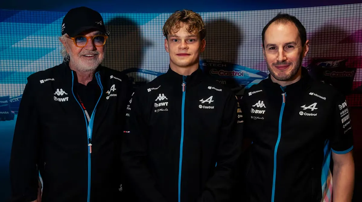 (De izquierda a derecha) Briatore, Aron y Oakes.