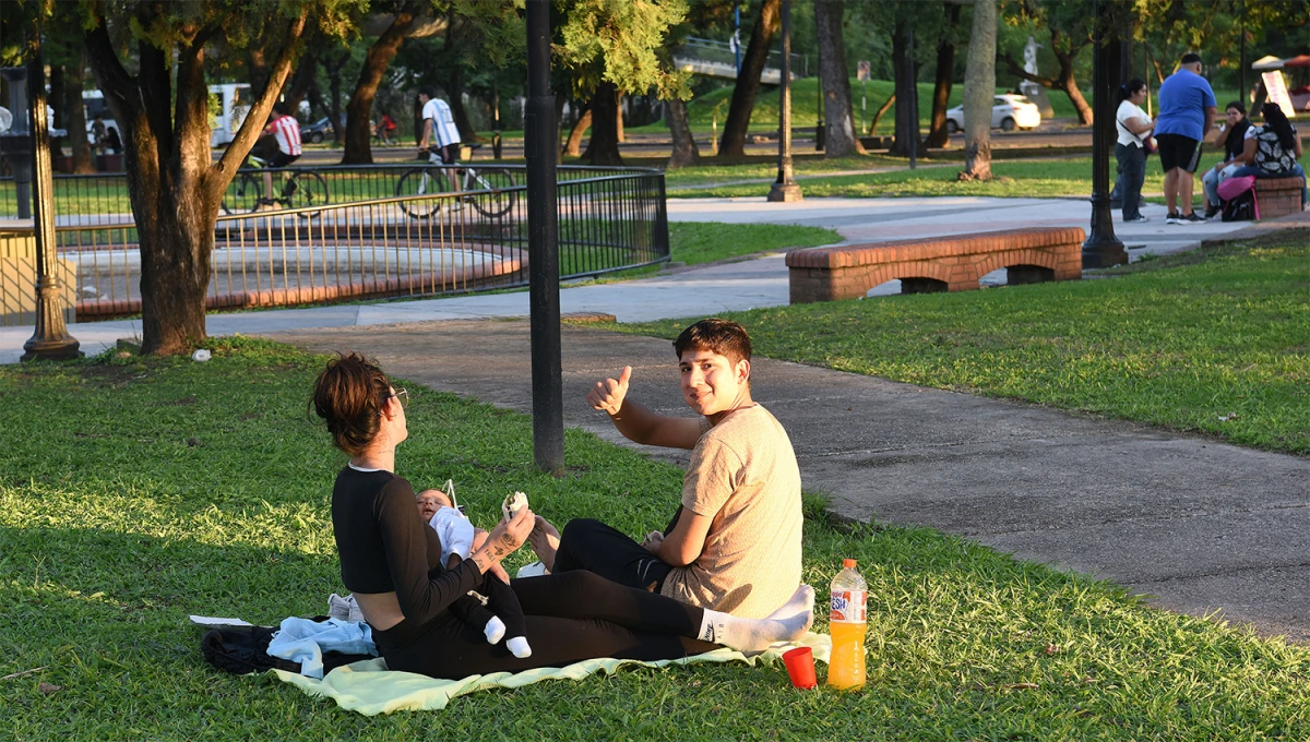 ALGO DE SOL. El pronóstico del SMN anuncia para hoy una máxima cercana a los 26 °C.