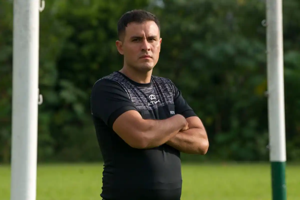 Un árbitro con oficio: controla los partidos de la Liga Tucumana y también a los reclusos en Benjamín Paz