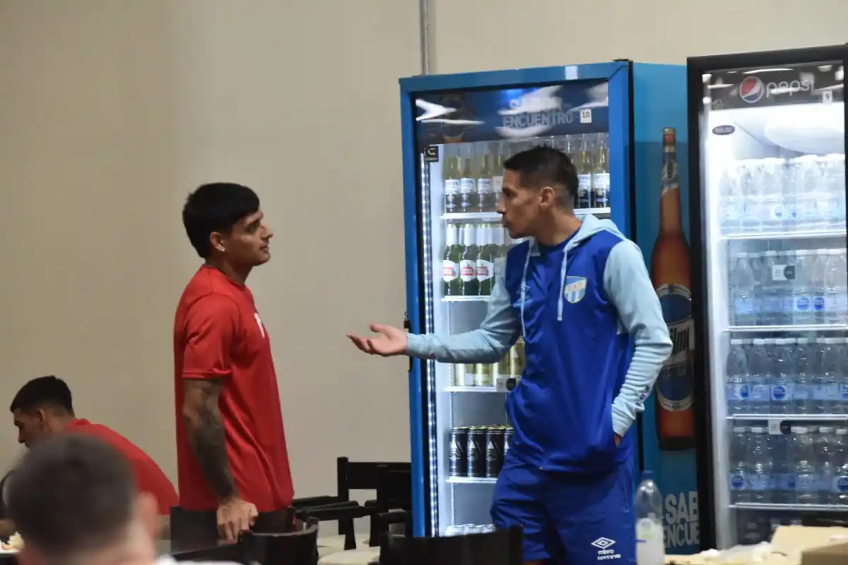 San Martín de Tucumán, Calamaro y un cruce inesperado en la previa del viaje a Mar del Plata