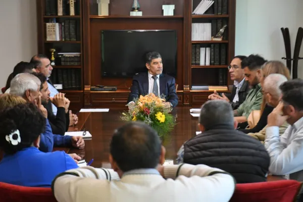 Miguel Acevedo calificó de fructífera la reunión con el Frente de Gremios Estatales y Municipales