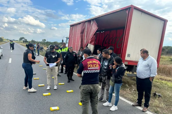 Detectaron un camión que llevaba 21 kilos de cocaína de alta pureza en Benjamín Paz