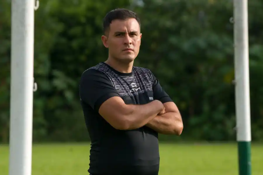 Un árbitro con oficio: controla los partidos de la Liga Tucumana y también a los reclusos en Benjamín Paz