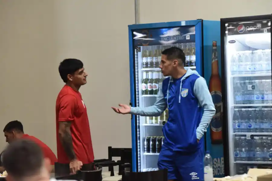 San Martín de Tucumán, Calamaro y un cruce inesperado en la previa del viaje a Mar del Plata