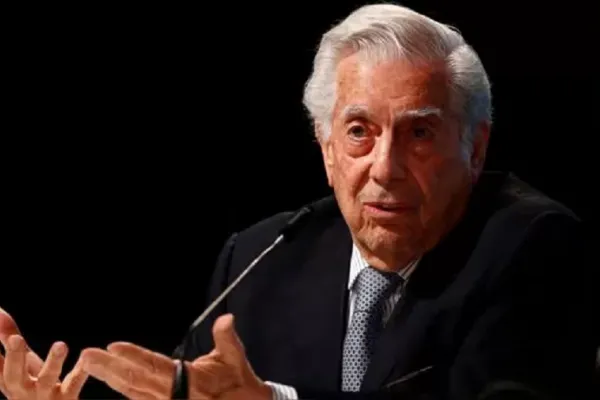 “Elogio de la lectura y la ficción”: el discurso de recepción del Nobel de Literatura de Mario Vargas Llosa