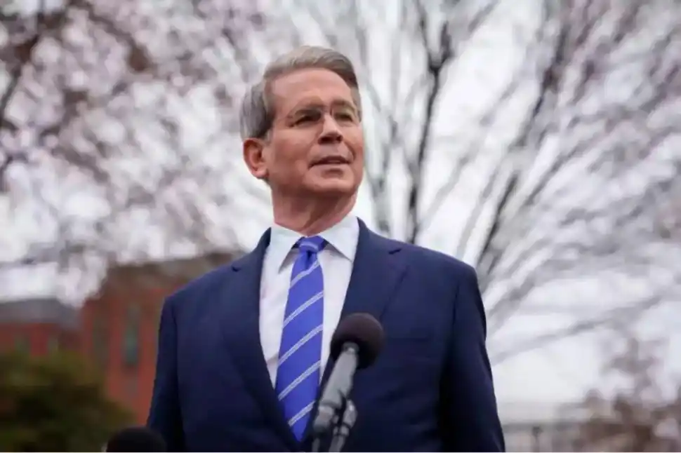 El mercado espera el debut del nuevo esquema cambiario