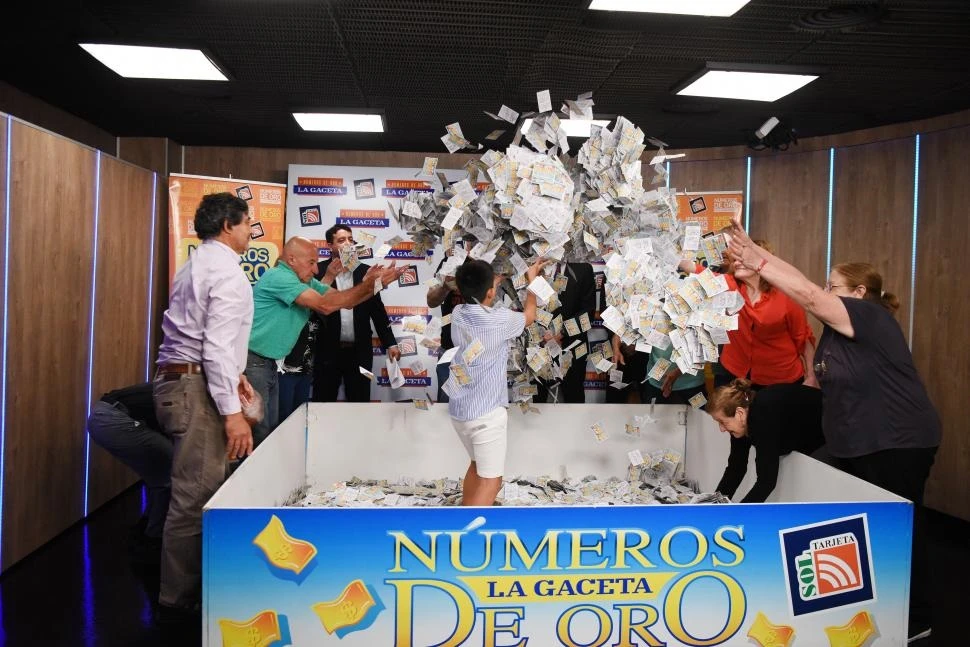 ÚNICAS HABILITADAS. Las tarjetas deben decir “$2.100.000” en el dorso.