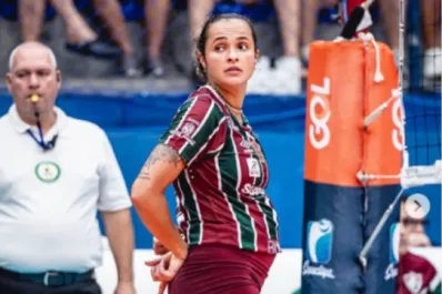 ¿Decisión peligrosa o ejemplar? Jugó un partido de voley profesional con cinco meses de embarazo