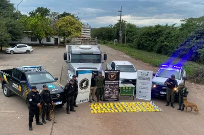 Usaban doble fondos en el acoplado de camiones para trasladar 126 kilos de cocaína