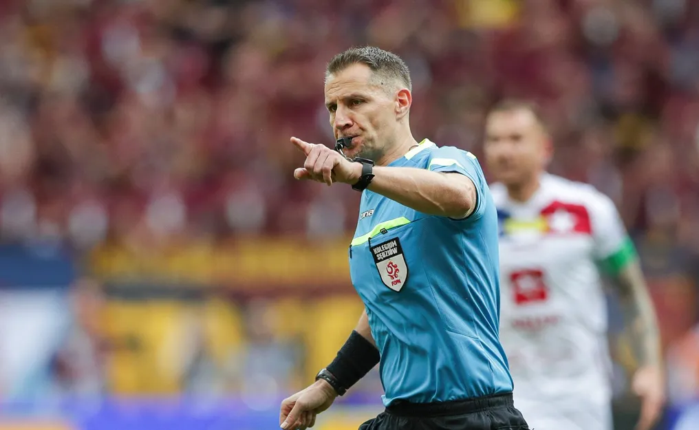 La llamativa decisión de FIFA con respecto al árbitro que anuló el penal de Julián Álvarez en la Champions League