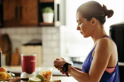 Esta infusión antes de entrenar puede ayudar a quemar más calorías a los 50 años