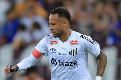 El técnico argentino, con pasado en la Selección, que se alista para dirigir a Neymar en Santos