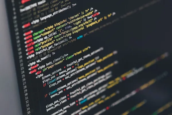 Cómo se llama la IA que permite programar más rápido con ayuda de un chatbot experto