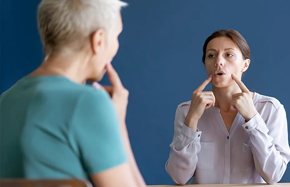 Día Mundial de la Voz: señales de que no estás cuidando tus cuerdas vocales