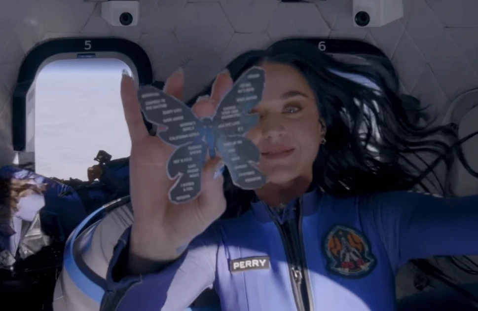Katy Perry fue al espacio, junto a una tripulación sólo de mujeres