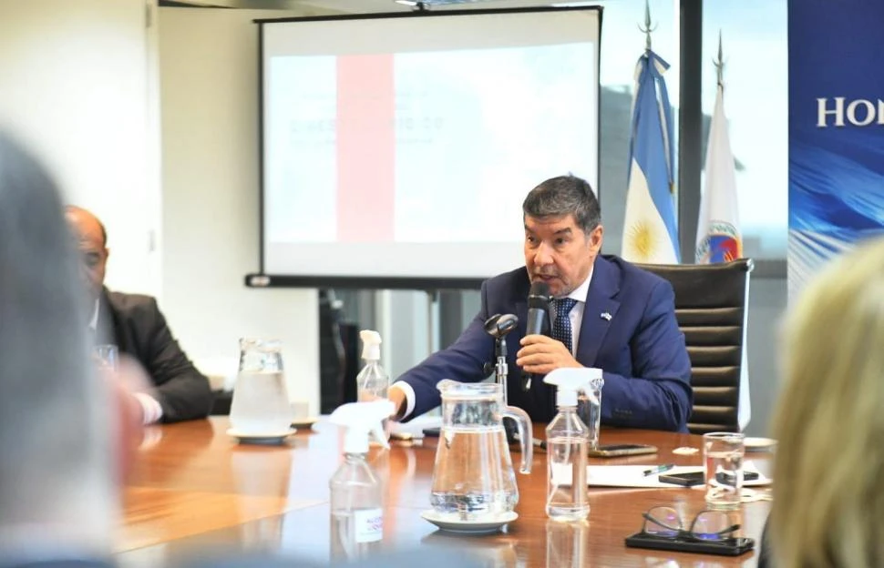 PANELES. El vicegobernador adelantó que gana consenso la idea de aplicar el régimen de Boleta Electrónica que utiliza Salta; por ello expondrá la presidente del Tribunal Electoral de esa provincia.