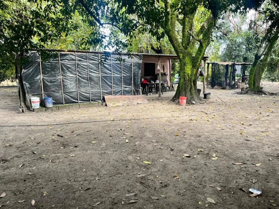 SORPRESA. Se encontraron viviendas muy precarias.