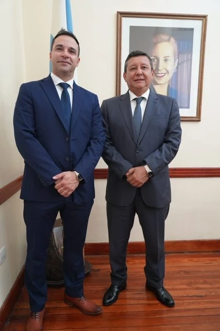 Dimes y diretes: Catalán, de recorrida por la Capital, por Bella Vista y por Las Talitas