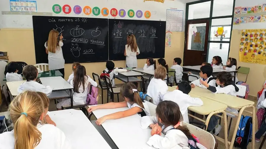 Vouchers educativos: Los beneficiarios accederán a una ayuda económica equivalente al 50% del valor del arancel correspondiente a la jornada simple