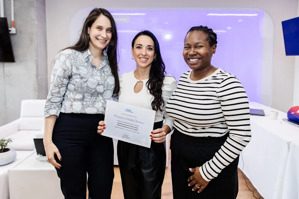 REDES QUE INSPIRAN. Durante la masterclass, Mariana construyó alianzas y vínculos estratégicos con otras referentes del ecosistema digital.