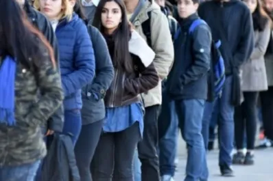 Alarma de la OIT: la informalidad laboral afecta a la mayoría de los jóvenes en Argentina