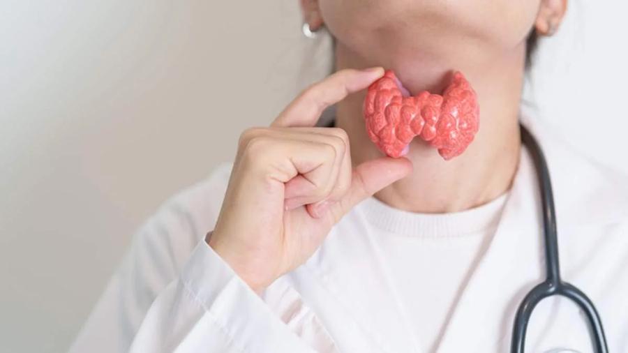 Cinco síntomas que no debes ignorar de la glándula tiroidea para evitar problemas de salud