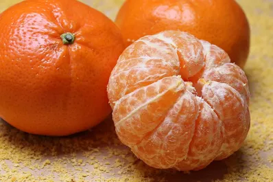 Por qué no deberías sacar esta parte de la mandarina: tiene más vitamina C de lo que imaginás