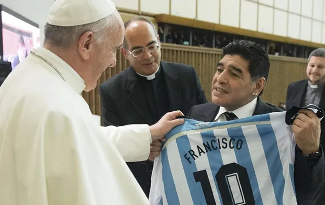 Ni Maradona ni Messi, el papa Francisco sorprendió a todos cuando eligió al mejor futbolista