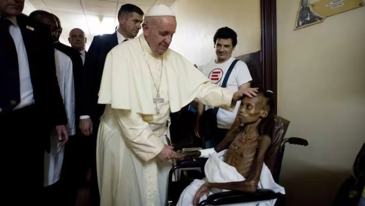 Francisco y sus gestos históricos: del “¿quién soy yo para juzgar?” al beso en Sudán del Sur