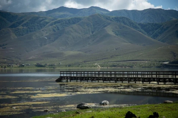 Regularización dominial: por ahora, no habrá servicio de pesca en La Angostura