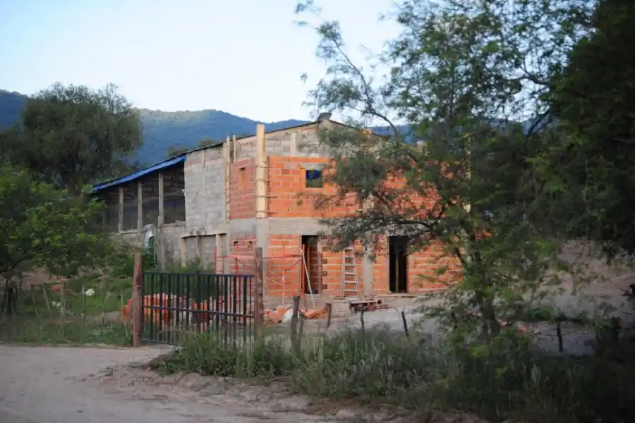 EN DUDAS. Uno de los establecimientos avícolas que está en Ticucho.