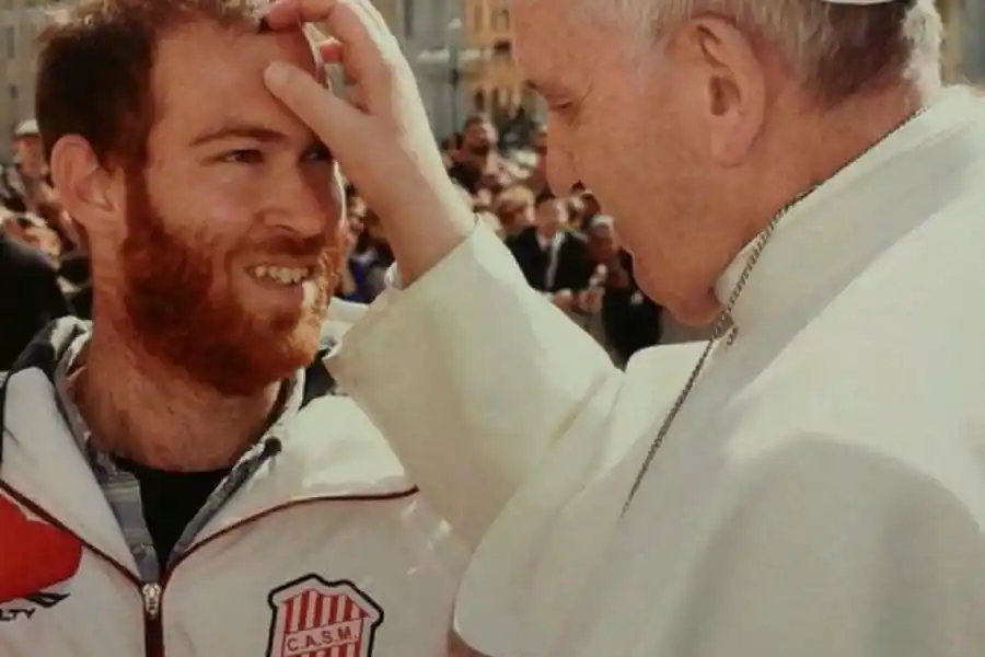 BENDICIÓN. El papa Francisco le pidió a Franco Iosa que continúe con su rehabilitación.
