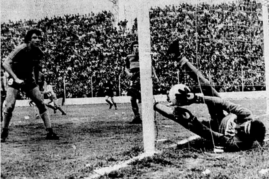 El día que el “Loco” Gatti pidió “poner una bomba y destruir” el Monumental José Fierro