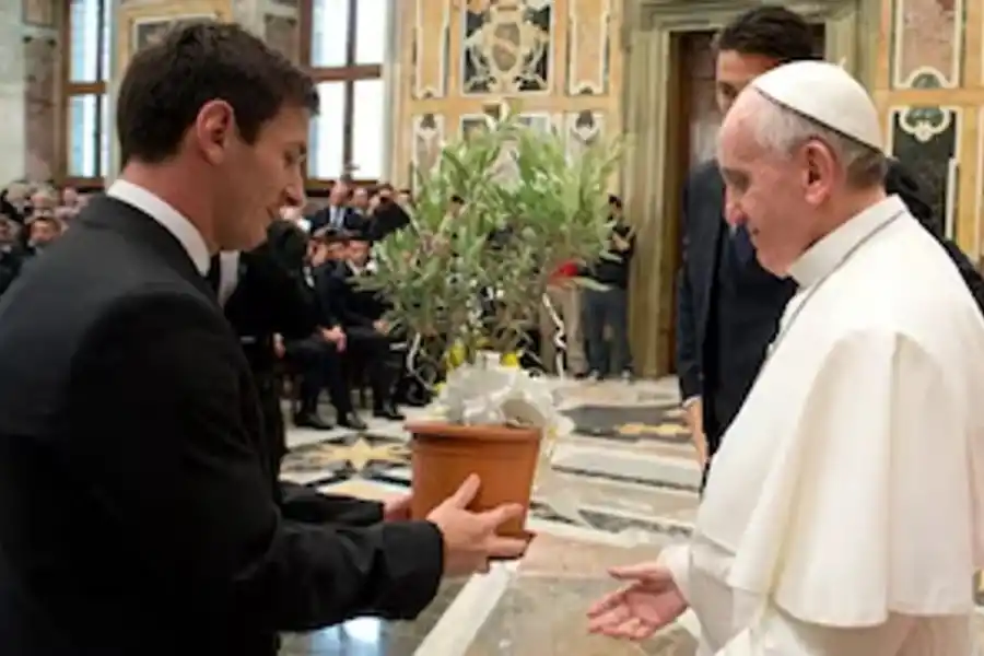 Ni Maradona ni Messi, el papa Francisco sorprendió a todos cuando eligió al mejor futbolista