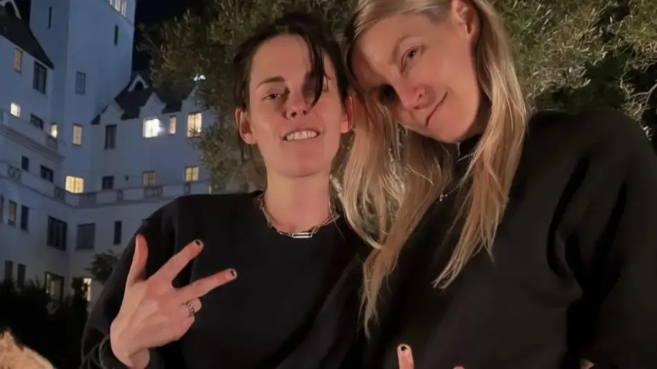 La actriz Kristen Stewart se casó con Dylan Meyer tras seis años en pareja