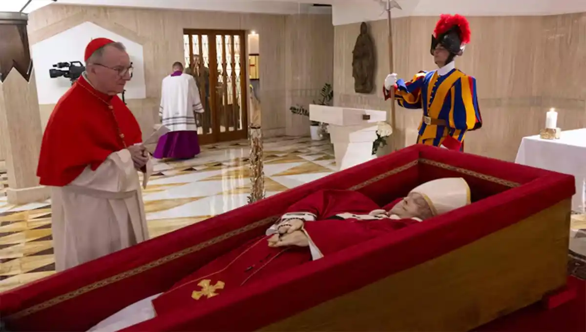 UNA MULTITUD. Esperan que alrededor de 500.000 personas acudan a Roma para despedir al líder espiritual de los católicos.