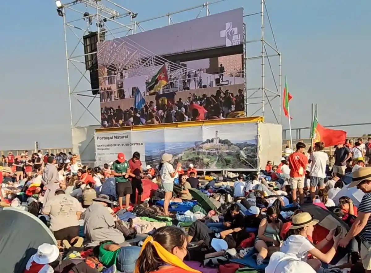 EN PORTUGAL. Luca fue a la JMJ 2023 como referente y representante de la Acción Católica Argentina. / GENTILEZA LUCA FOGLIATTO
