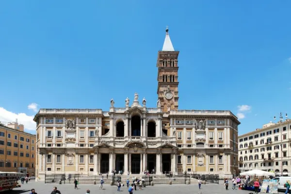 Qué papas no fueron enterrados en el Vaticano y dónde descansan sus restos