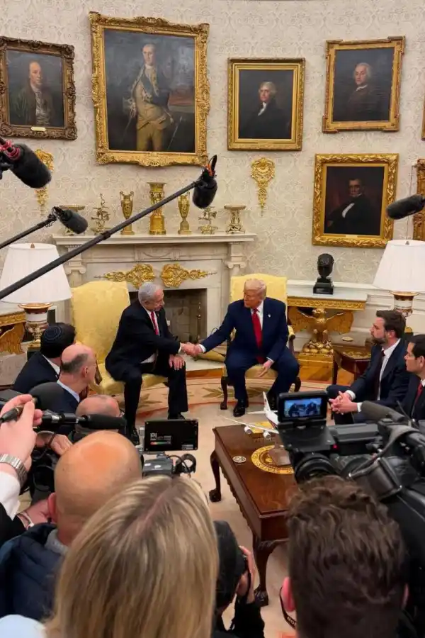 ALIANZA INCOMBUSTIBLE. Trump reforzó el fuerte lazo entre Estados e Israel, durante la visita de Netanyahu.  the white house y afp