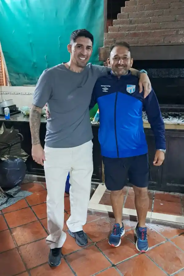 Lluvia, suspensión, asado y mil historias entre Pablo Hernández y un grupo de decanos