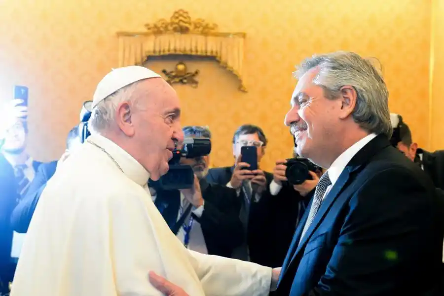 VISITA. Alberto Fernández se encontró con el Papa antes de la pandemia.