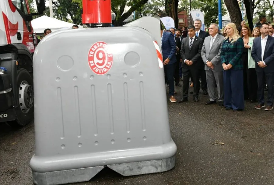 La Municipalidad instó a utilizar los nuevos contenedores antivandálicos