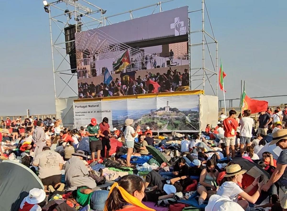 EN PORTUGAL. Luca fue a la JMJ 2023 como referente y representante de la Acción Católica Argentina. / GENTILEZA LUCA FOGLIATTO