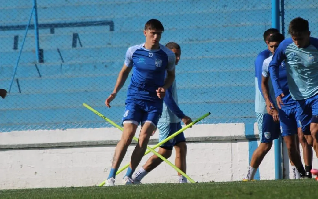 Susto en el Ascenso: un ex jugador de Atlético Tucumán se descompensó a minutos de jugar su partido