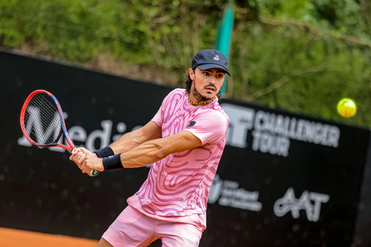 BUEN ARRANQUE. Collarini, campeón en 2024, debutó con triunfo en el Challenger de Tucumán.